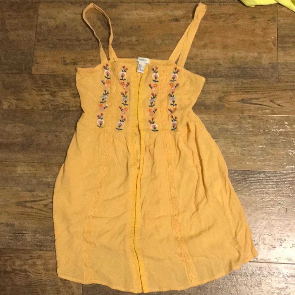 Forever 21 yellow flower embroidered summer dress